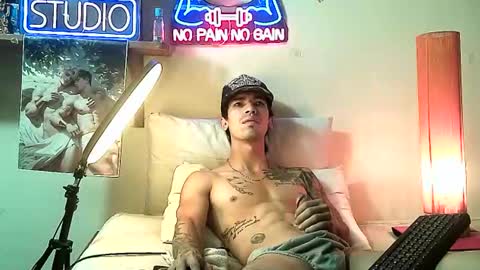 yeisoncastellanos1999 online show from November 2025 08:24:02 PM