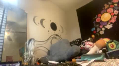 Snapshot of yelladaniella chatting on February 2025 04:05:01 AM Ella Ts online show from February 2025 04:05:01 AM