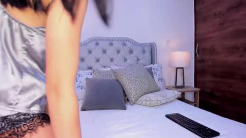 Yen online show from November 2025 12:38:01 PM