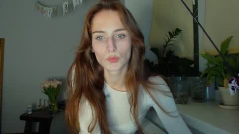 Zoe online show from March 2025 09:35:01 PM