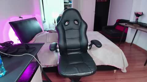 yesie_hot2 online show from September 2025 01:18:02 AM