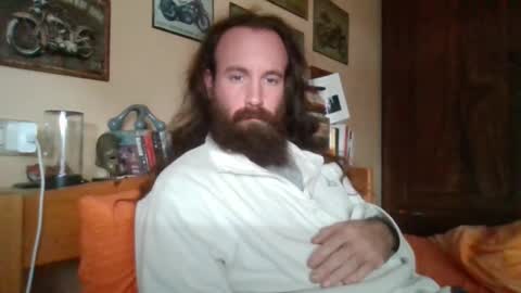 yeti_92 online show from October 2025 12:15:02 PM