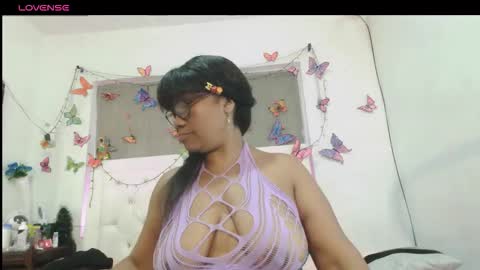 Yhazan Blake online show from November 2025 03:49:02 AM