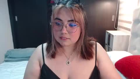 hii i am yini online show from April 2026 02:23:01 AM