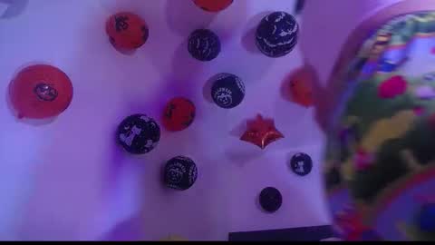 Yiny online show from October 2025 09:17:04 AM