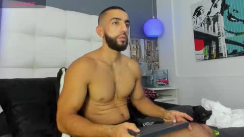 Yiyo online show from November 2025 08:12:01 AM