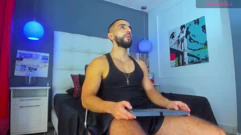 Yiyo online show from November 2025 04:39:02 AM