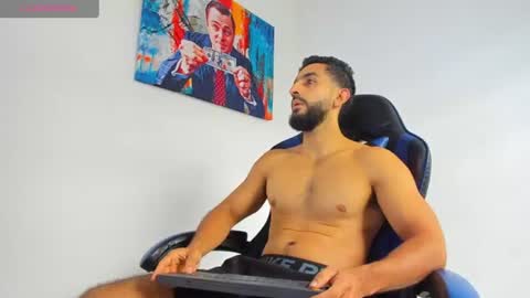 Yiyo online show from July 2026 10:24:02 PM