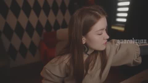 ynnenbrynn online show from November 2025 07:29:01 AM