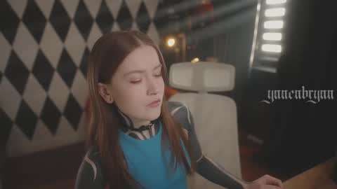 ynnenbrynn online show from November 2025 07:18:01 AM