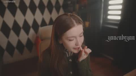 ynnenbrynn online show from November 2025 07:16:01 AM