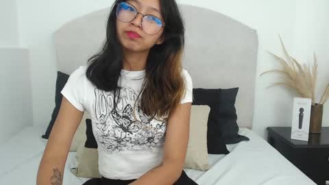 Yommi Winx online show from February 2025 01:32:02 AM