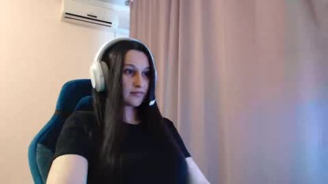 Sophie online show from April 2026 03:49:02 PM