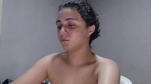 Snapshot of yoonbum_ chatting on October 2025 10:52:02 PM Little Mike Independent model online show from October 2025 10:52:02 PM