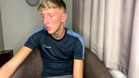 Snapshot of yorkshirelad208 chatting on January 2025 08:34:02 PM Harrison online show from January 2025 08:34:02 PM