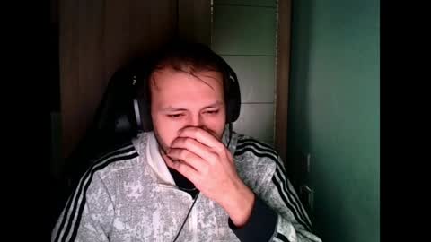 Snapshot of younromki chatting on December 2024 09:40:01 PM A... online show from December 2024 09:40:01 PM