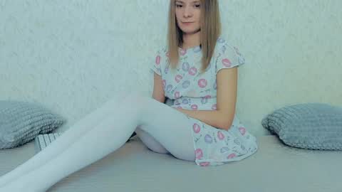 Snapshot of your_caramelka chatting on January 2025 10:37:02 AM Lily online show from January 2025 10:37:02 AM