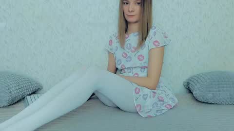 Snapshot of your_caramelka chatting on January 2025 07:17:02 AM Lily online show from January 2025 07:17:02 AM