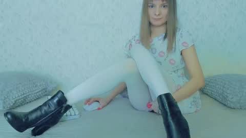 Snapshot of your_caramelka chatting on February 2025 08:11:02 AM Lily online show from February 2025 08:11:02 AM