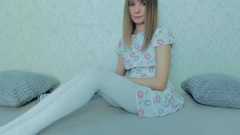 Snapshot of your_caramelka chatting on March 2025 05:53:02 AM Lily online show from March 2025 05:53:02 AM