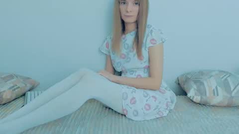 Snapshot of your_caramelka chatting on October 2025 04:33:01 AM Lily online show from October 2025 04:33:01 AM