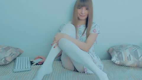 Snapshot of your_caramelka chatting on October 2025 05:28:01 AM Lily online show from October 2025 05:28:01 AM