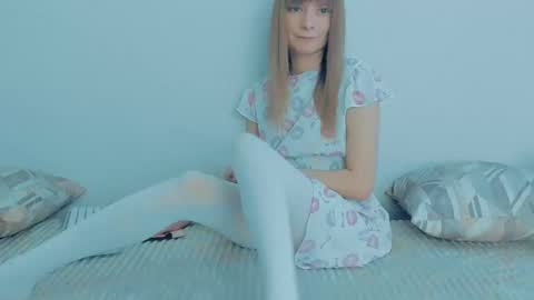 Snapshot of your_caramelka chatting on October 2025 04:02:01 AM Lily online show from October 2025 04:02:01 AM