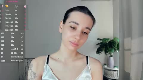 Lina online show from March 2026 10:44:02 AM