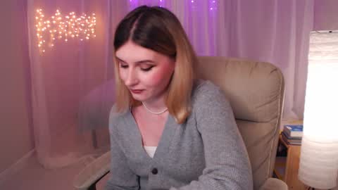 Snapshot of your_freya chatting on December 2024 06:08:01 PM Freya online show from December 2024 06:08:01 PM