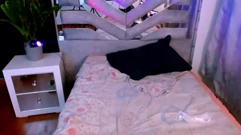 your_girl_of_dream online show from April 2026 03:29:01 AM