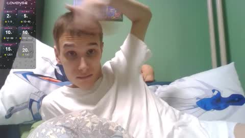 Snapshot of your_honeyy chatting on December 2025 07:21:02 PM Mark online show from December 2025 07:21:02 PM