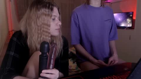 Snapshot of your_horny_friends chatting on January 2025 12:33:01 AM Your Horny Friends online show from January 2025 12:33:01 AM