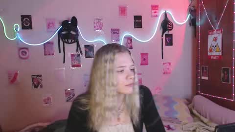 Snapshot of your_horny_friends chatting on September 2025 08:47:01 AM Your Horny Friends online show from September 2025 08:47:01 AM