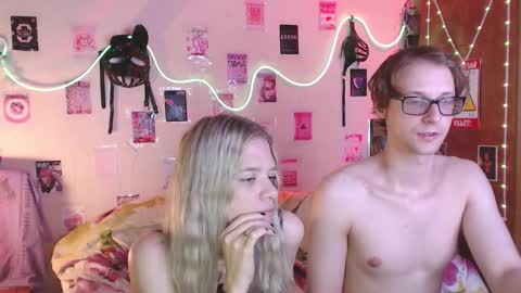 Snapshot of your_horny_friends chatting on September 2025 02:30:01 PM Your Horny Friends online show from September 2025 02:30:01 PM