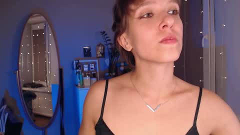 Alex and Kris long hair online show from September 2025 05:57:02 PM