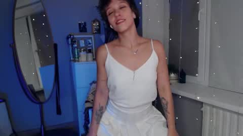 Alex and Kris long hair online show from September 2025 07:39:02 PM