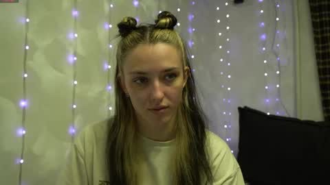 Snapshot of your_little_flexible_girl chatting on April 2026 08:12:02 PM Meri online show from April 2026 08:12:02 PM