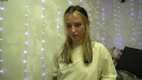Snapshot of your_little_flexible_girl chatting on April 2026 07:27:02 PM Meri online show from April 2026 07:27:02 PM