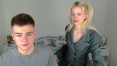 your_molly_mark online show from March 2025 06:00:02 PM