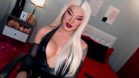 TRICXIEBELLE online show from November 2025 08:30:01 PM