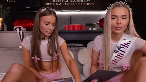 Alexis online show from December 2025 10:15:02 PM