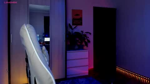 Anikka online show from October 2025 05:31:01 PM