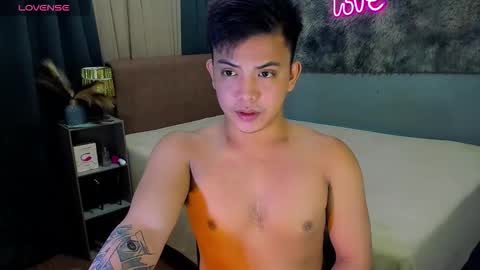 Snapshot of yourasian_bradley chatting on January 2026 04:11:01 PM yourasian_bradley online show from January 2026 04:11:01 PM