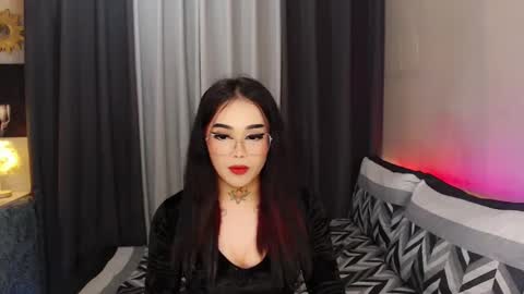 kim online show from February 2025 06:48:02 PM