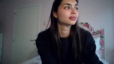 Snapshot of yourbella37 chatting on May 2026 06:58:02 PM yourbella37 online show from May 2026 06:58:02 PM