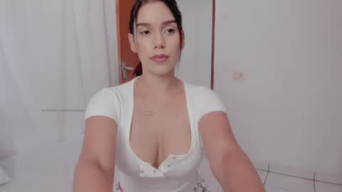 Snapshot of yourbonie chatting on January 2025 04:02:02 PM insta yourboniee online show from January 2025 04:02:02 PM