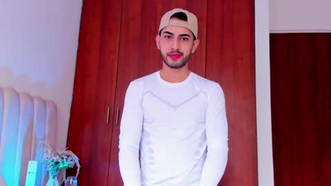 YOURBOYNEXTDOOR online show from January 2025 04:27:01 PM