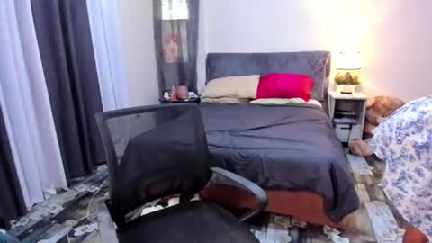 Snapshot of yourcathrinelover chatting on December 2025 08:01:02 AM Cathy Murphy online show from December 2025 08:01:02 AM