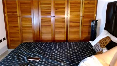 yourcouplehot online show from November 2025 06:33:01 AM