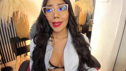 Selena online show from February 2025 06:07:01 AM